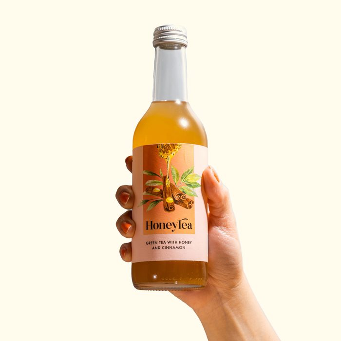 Green Tea with Honey and Cinnamon — glass bottle